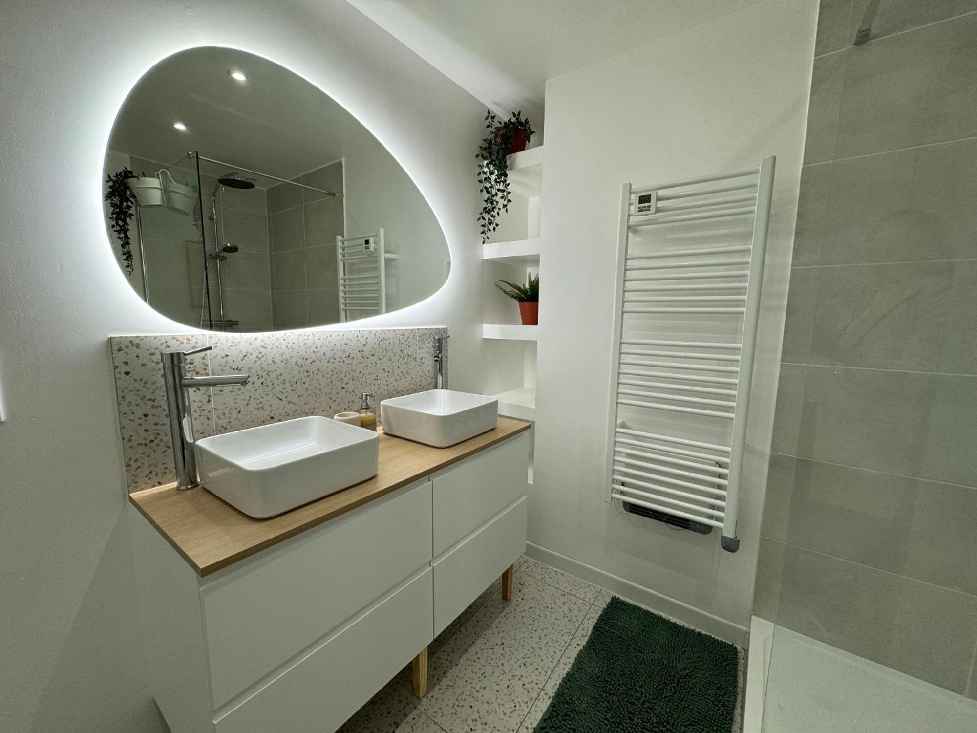 Apartament Le Rive Droite - Gare Centre - Wifi - Terrasse - Face Remparts Awinion Zewnętrze zdjęcie