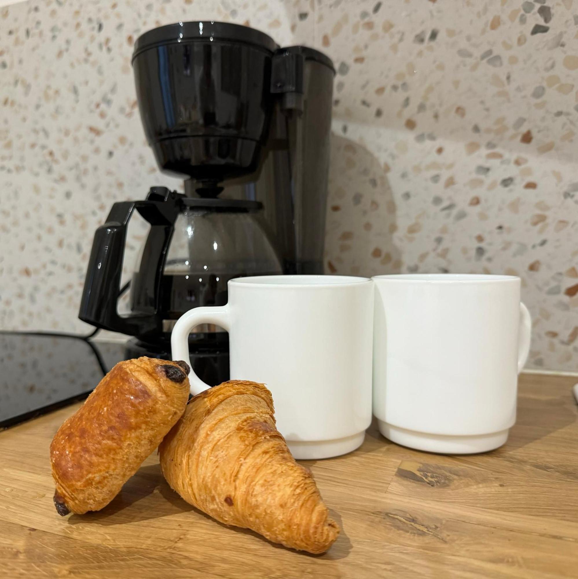 Apartament Le Rive Droite - Gare Centre - Wifi - Terrasse - Face Remparts Awinion Zewnętrze zdjęcie